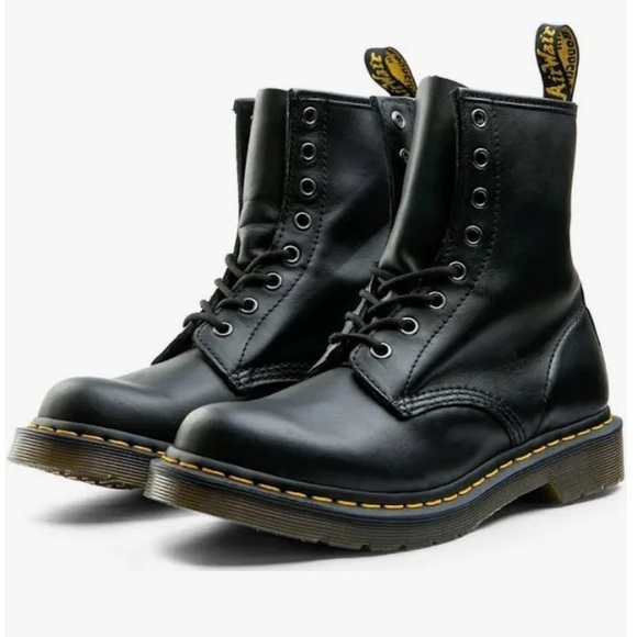 NWT DR. MARTENS 1460 BLACK NAPPA WOMENS 11/ MENS 10 - Picture 1 of 9